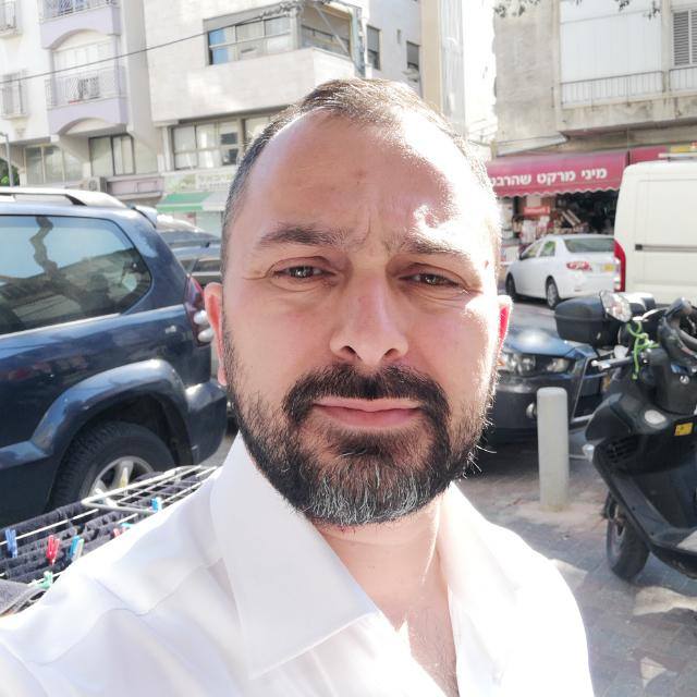 רומן, בעלים